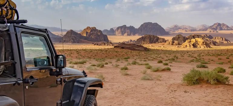 4x4 Jeep for private desert transport and adventure tours in the Tabuk region